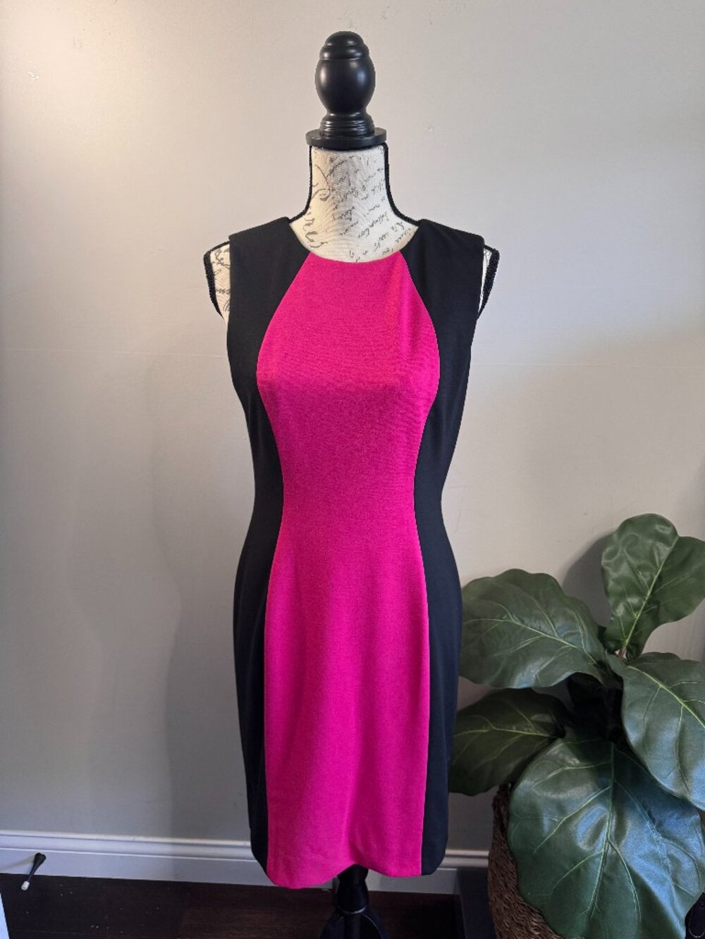 Tahari career wear sleeveless dress size‎ 6